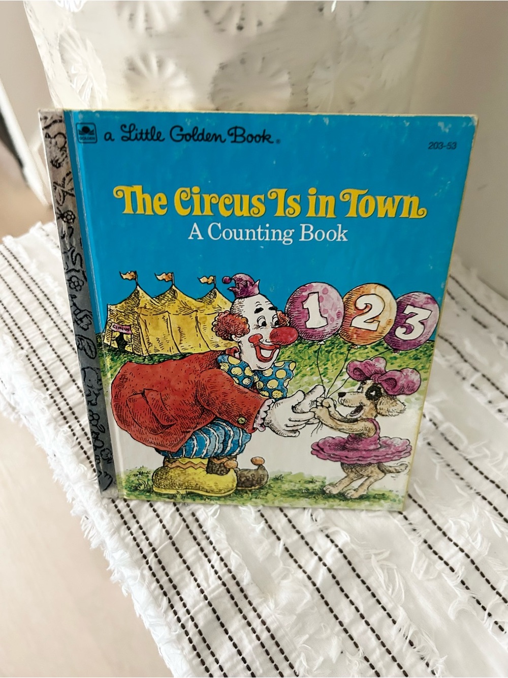 Vintage 1978 Little Golden Book The Circus Is in Town Counting Book